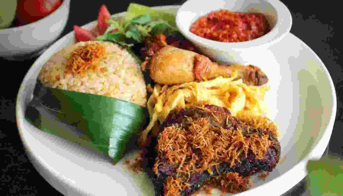 Eksplorasi Cita Rasa Khas Betawi Lewat Sajian Nasi Ulam Hotel Santika Premiere ICE – BSD City